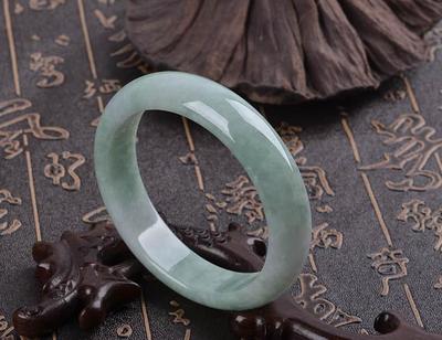 廠家直銷(xiāo)玉石 揭秘天然緬甸翡翠A級(jí)手鐲的批發(fā)優(yōu)勢(shì)與選購(gòu)指南